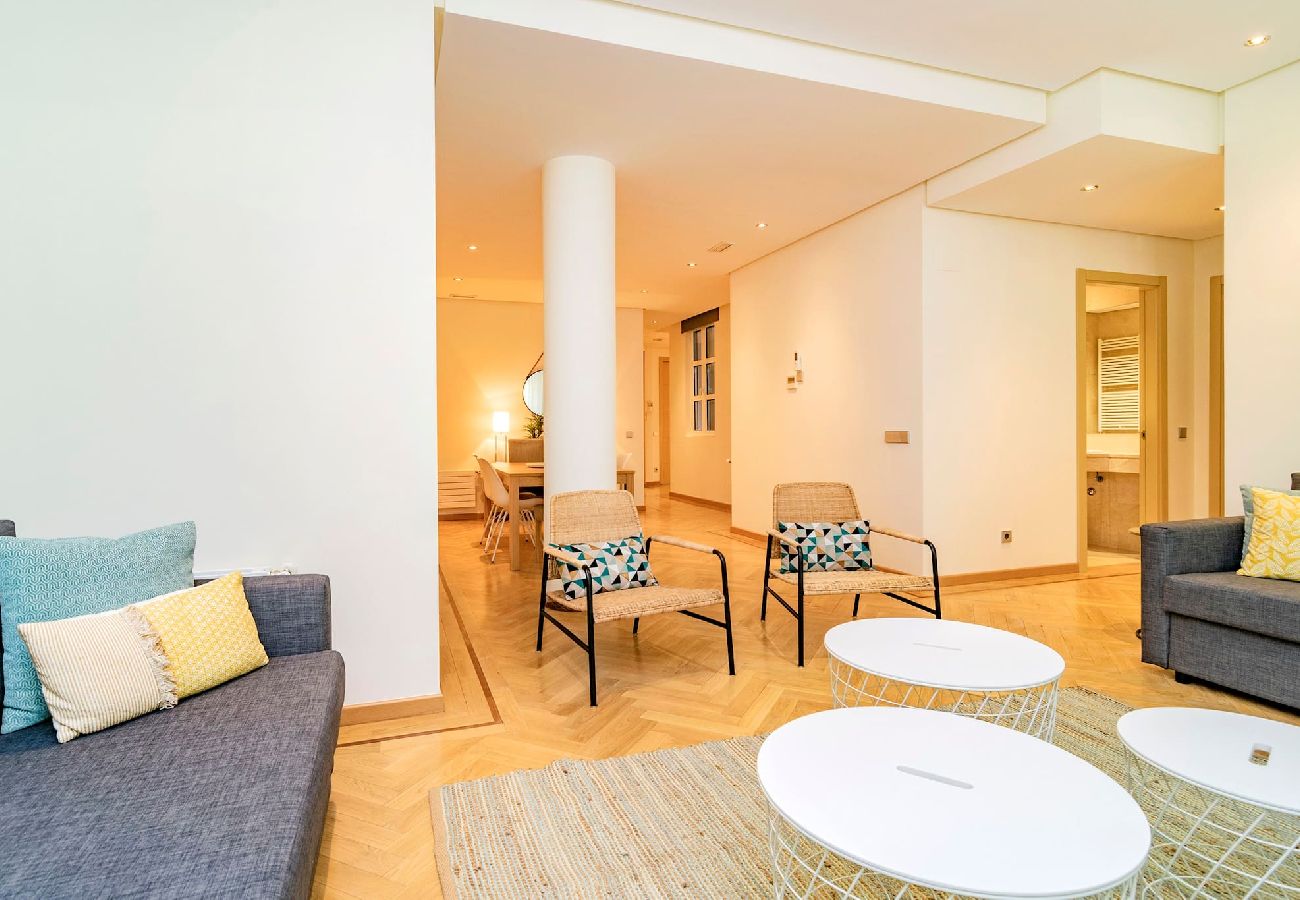 Apartment in Madrid - Deluxe Apartment Velazquez Suites III
